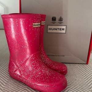 Gently used pink glitter classic hunter rain boot
